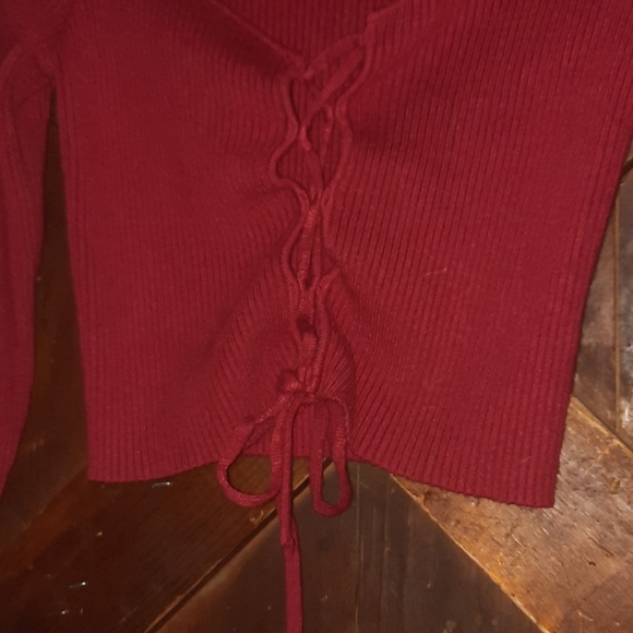 🌟3/50 V-Neck Red Crop Top Sweater - Picture 3 of 7